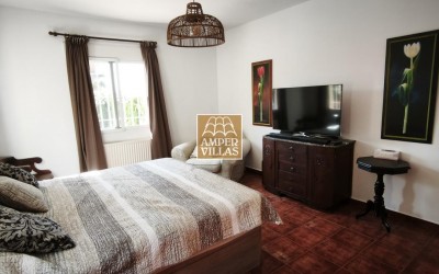 Spacious villa with guest apartment within short distance of the center of Altea la Vella.